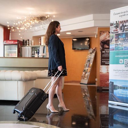 Hotel Residence Montelago Ternate  Екстериор снимка