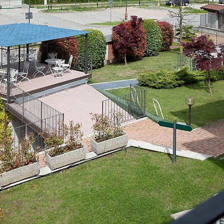 Hotel Residence Montelago Ternate  Екстериор снимка
