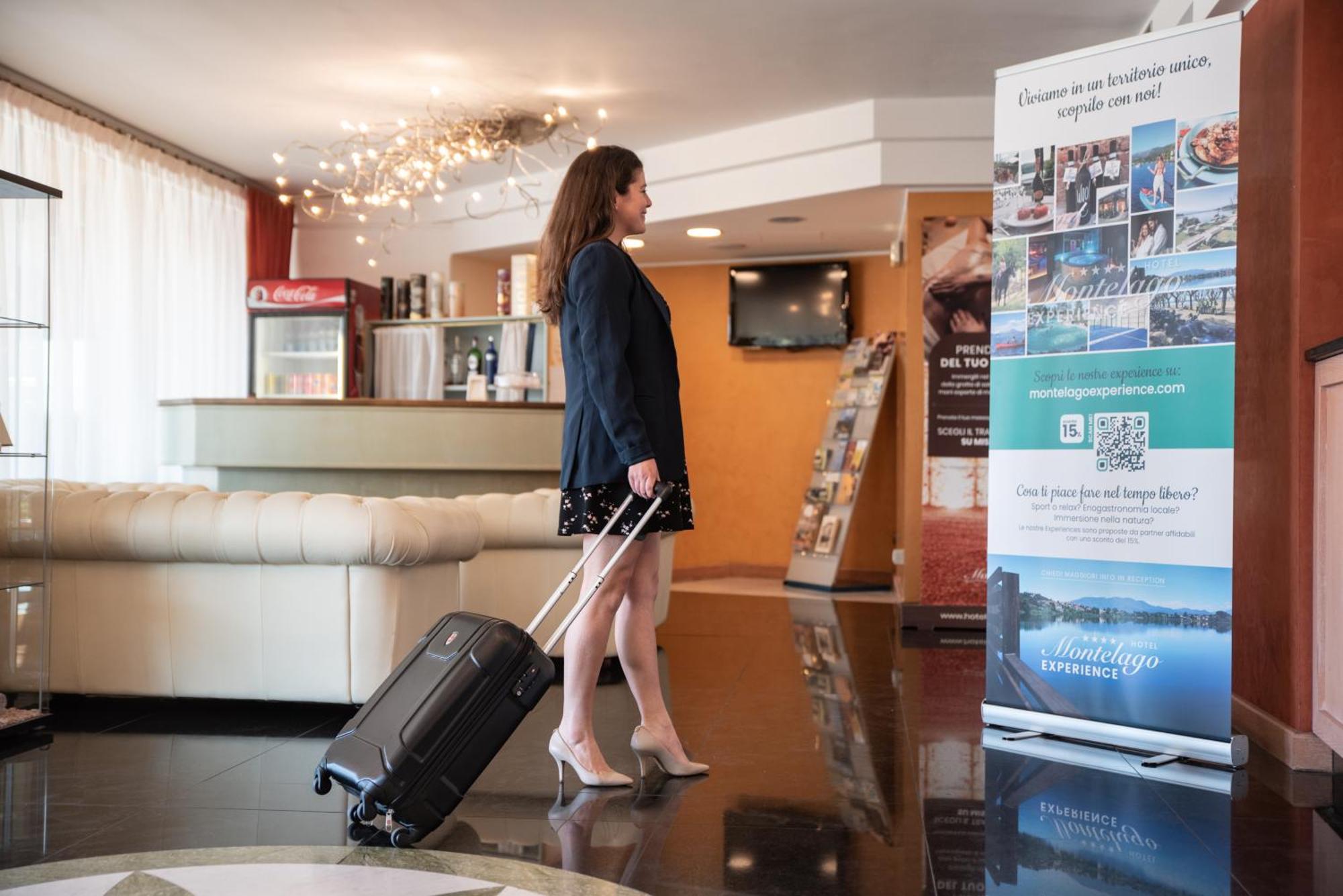 Hotel Residence Montelago Ternate  Екстериор снимка