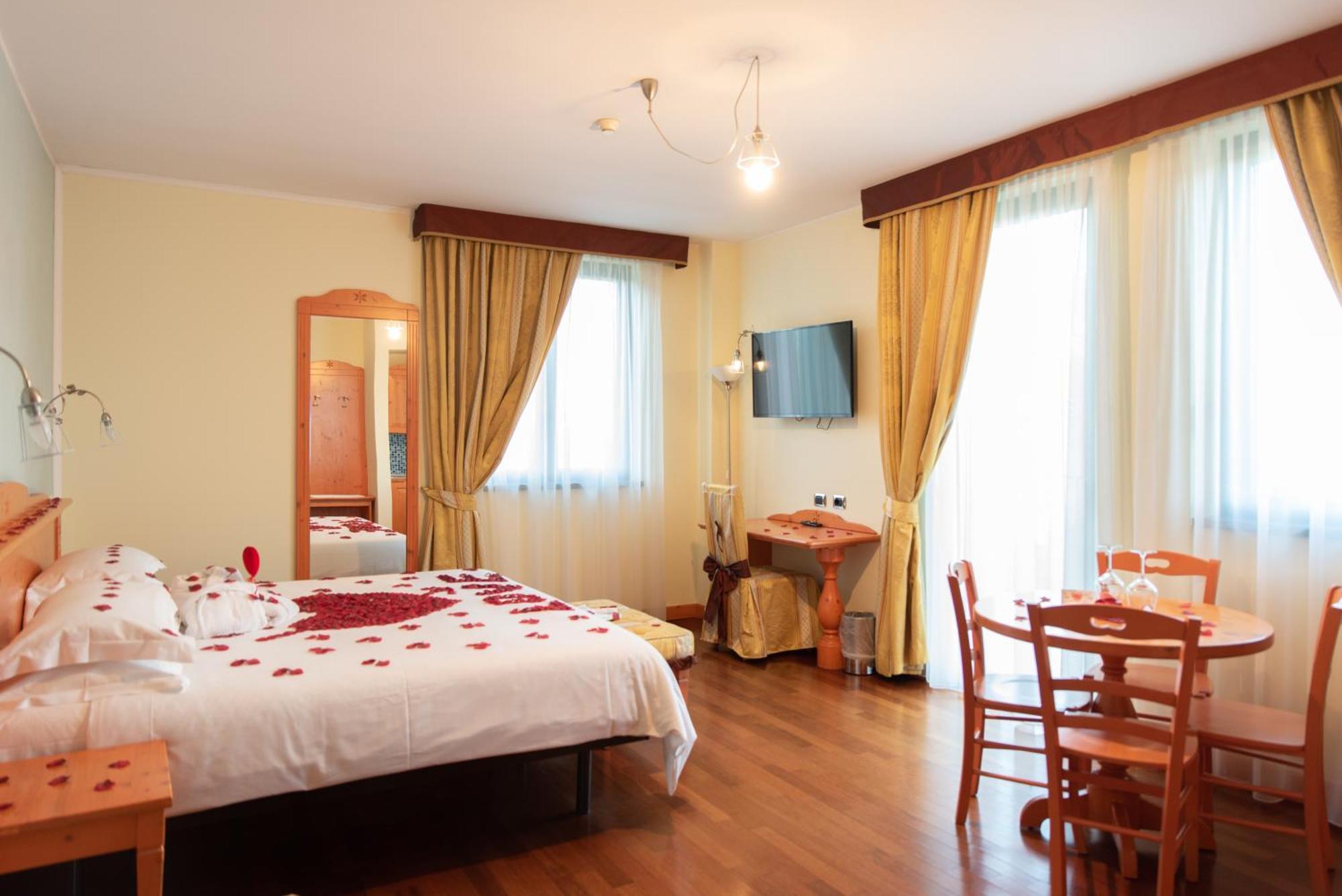 Hotel Residence Montelago Ternate  Екстериор снимка